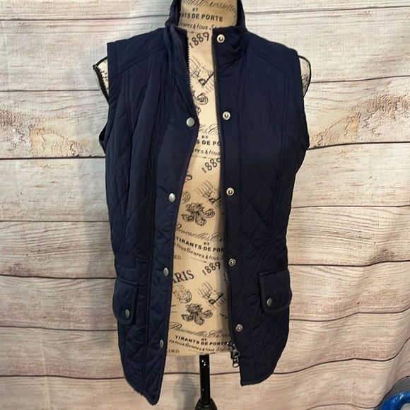 Untuckit Woman’s Puffer Vest Quilted Navy Blue Size Small - Picture 5 of 9